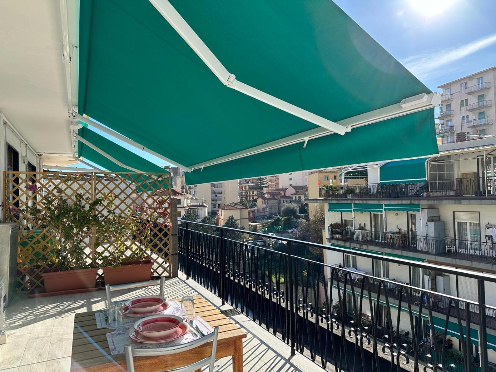 Wh - Cuore Home - Attico Monolocale Con Parcheggio Gratuito - 5 Minuti Dal Centro - Wifi Sanremo Bagian luar foto